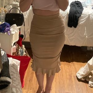 Midi skirt with side rouching detail